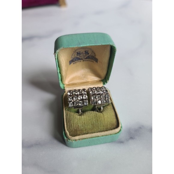 Vintage Clear Rhinestone Screwback Earrings - Picture 4 of 10